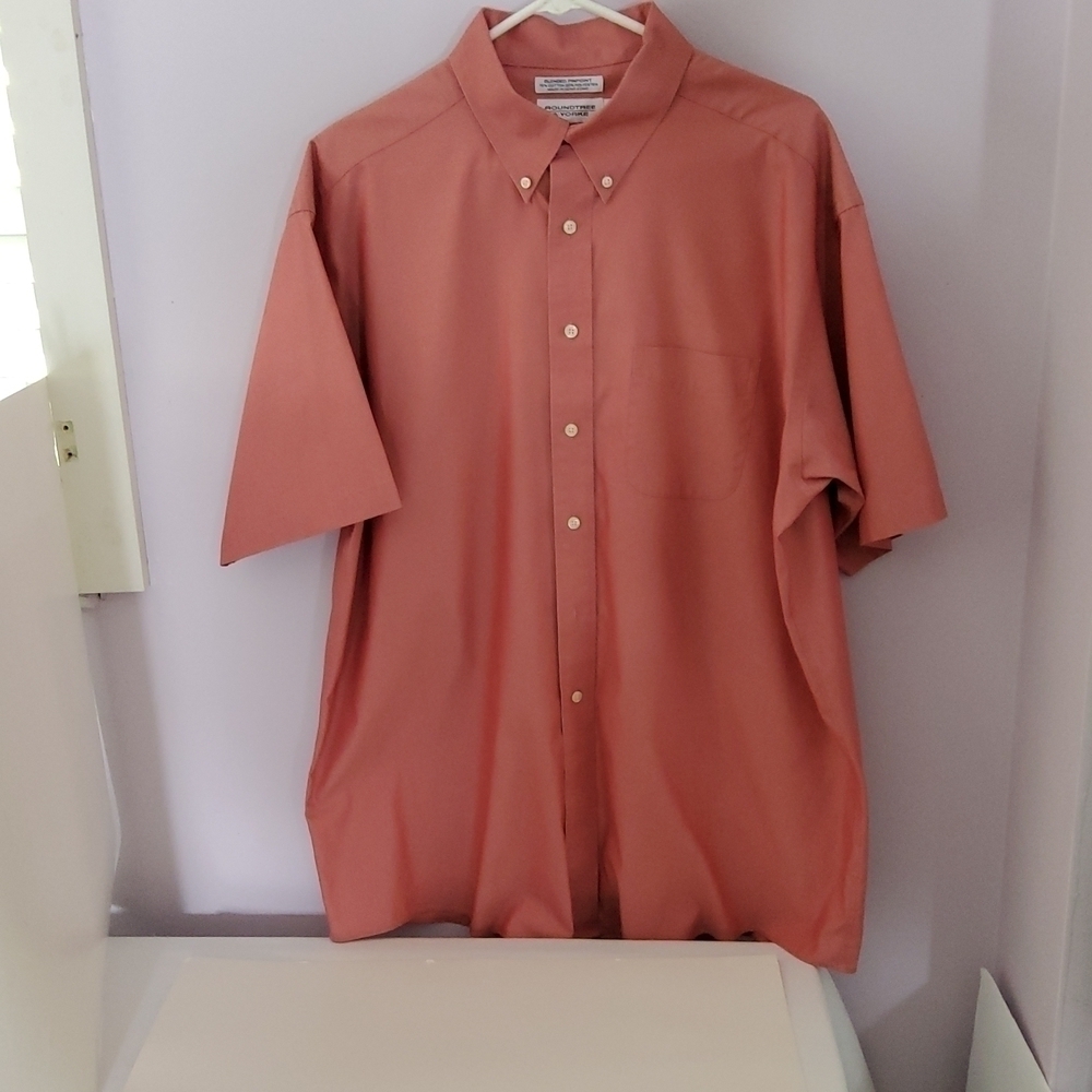 Roundtree and  Yorke  Men's  Short Sleeve Shirt - Picture 2 of 4